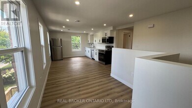 115 B Bidwell St in Tillsonburg, ON - Building Photo - Building Photo