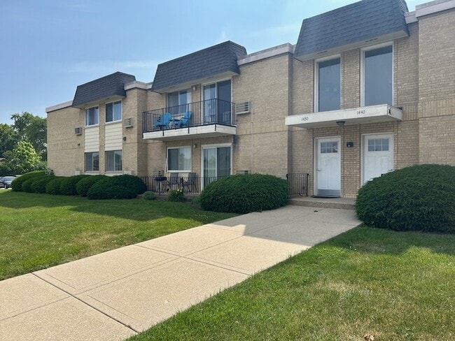 property at 1440 N Evergreen Ave