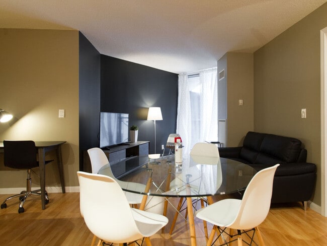 property at 140 Simcoe St