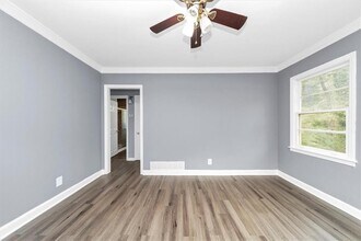 4161 Tell Rd SW in Atlanta, GA - Building Photo - Building Photo