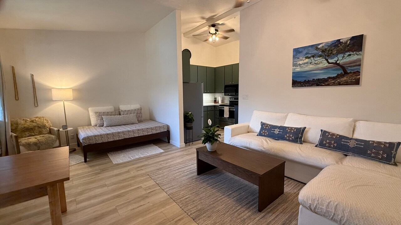 64-1061-1061 Mamalahoa Hwy in Waimea, HI - Building Photo