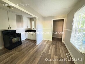 610 Middle St in North Little Rock, AR - Building Photo - Building Photo