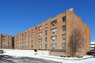 Catherine Courts in Chicago, IL - Foto de edificio - Building Photo