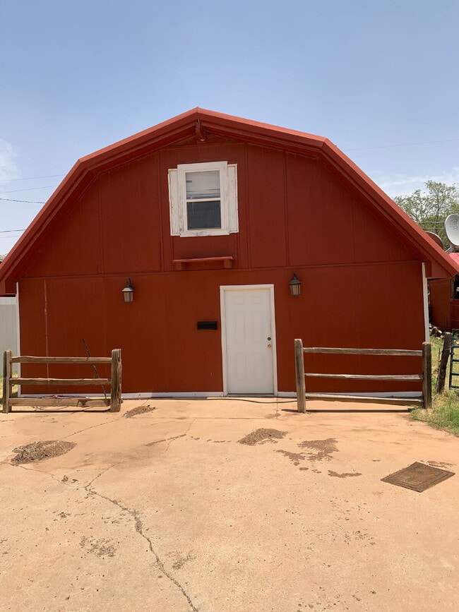 property at 1711 Norwich Ave