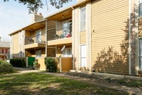 Villa Adora Apartments in Houston, TX - Building Photo - Building Photo