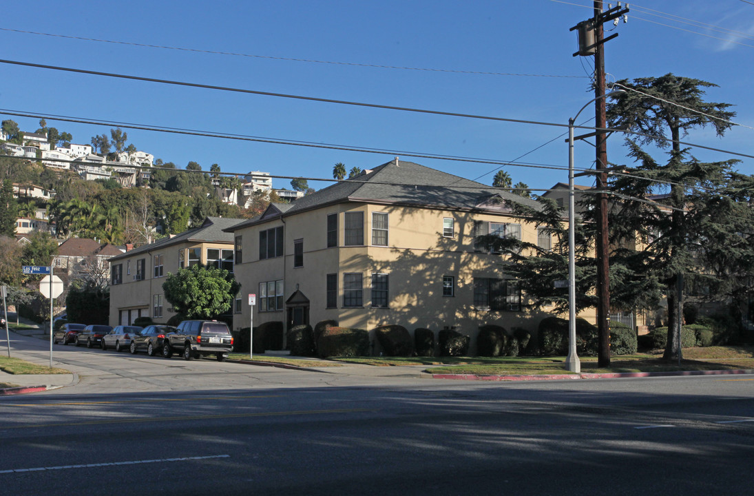 2202 Richland in Los Angeles, CA - Building Photo