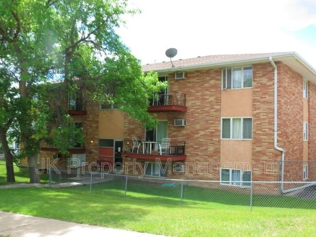 property at 1122 1st Ave SW