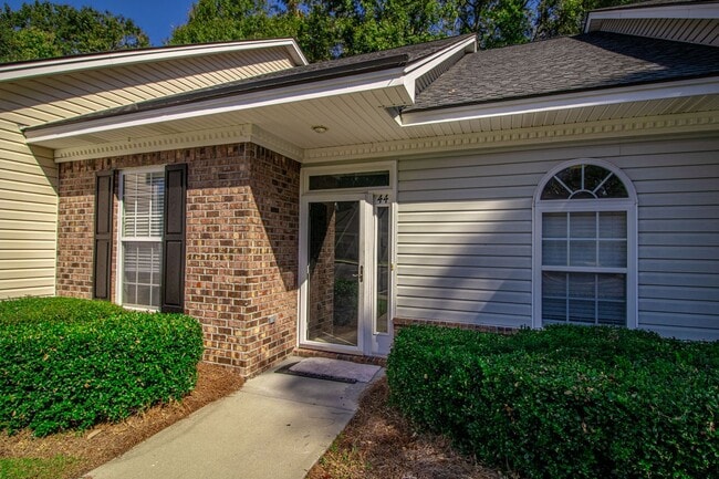 property at 44 Putters Pl