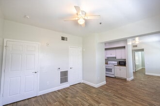 56 W 12th St in West Palm Beach, FL - Building Photo - Building Photo