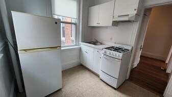124 Warren St, Unit 120-14 in Boston, MA - Building Photo