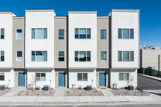 971 W 1700 S in Salt Lake City, UT - Building Photo - Building Photo