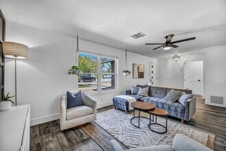 2805 Silverway Dr in Austin, TX - Building Photo - Building Photo