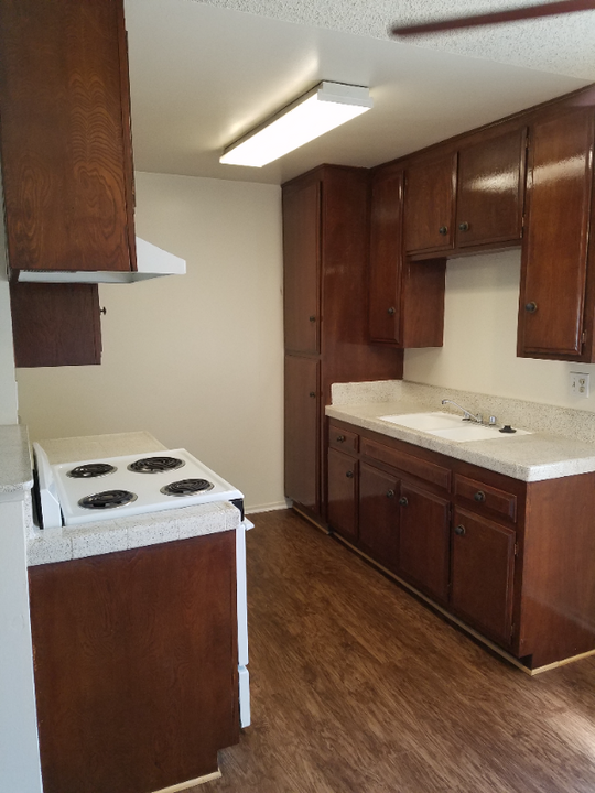 10635 Colima Rd in Whittier, CA - Building Photo