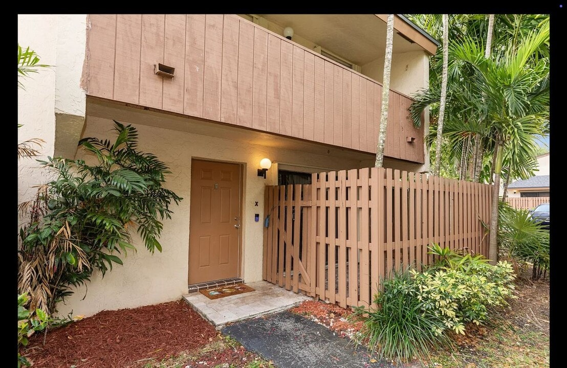 11466 SW 109th Rd in Miami, FL - Building Photo