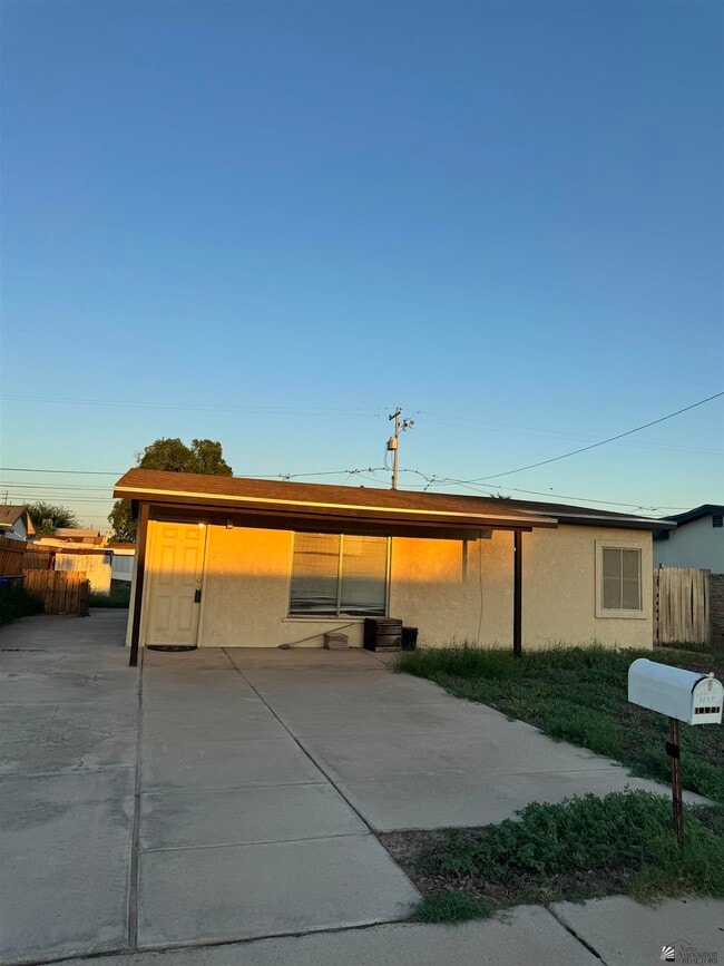property at 1127 S 13th Ave