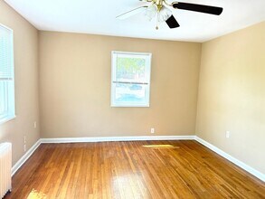 4108 40th St in Brentwood, MD - Foto de edificio - Building Photo