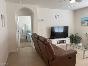 10531 Canal Brook Ln in Lehigh Acres, FL - Building Photo - Building Photo