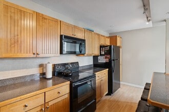 71 E Division St in Chicago, IL - Building Photo - Building Photo
