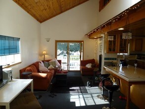 6533 El Nido Ln in Goleta, CA - Building Photo - Interior Photo