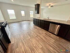 3911 Trail de Paris in New Braunfels, TX - Building Photo - Building Photo
