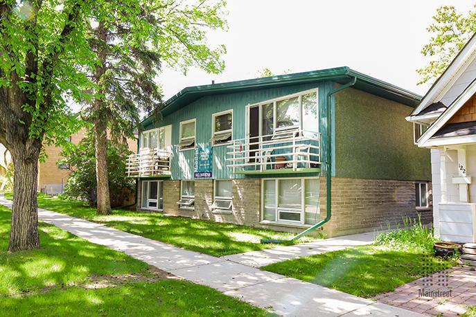 Crescent Heights Manor in Calgary, AB - Building Photo