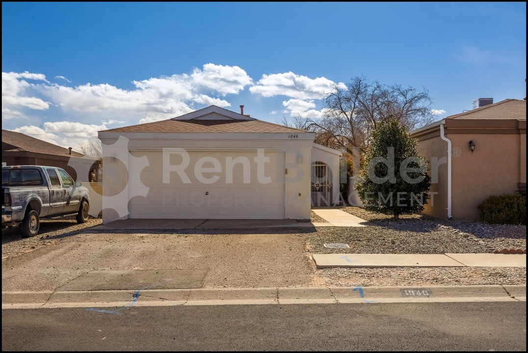 1840 Peach Rd NE in Rio Rancho, NM - Building Photo