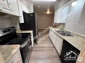 445 N 18th St in Beaumont, TX - Building Photo - Building Photo