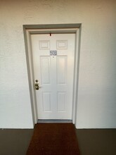 2105 Lavers Cir in Delray Beach, FL - Building Photo - Building Photo