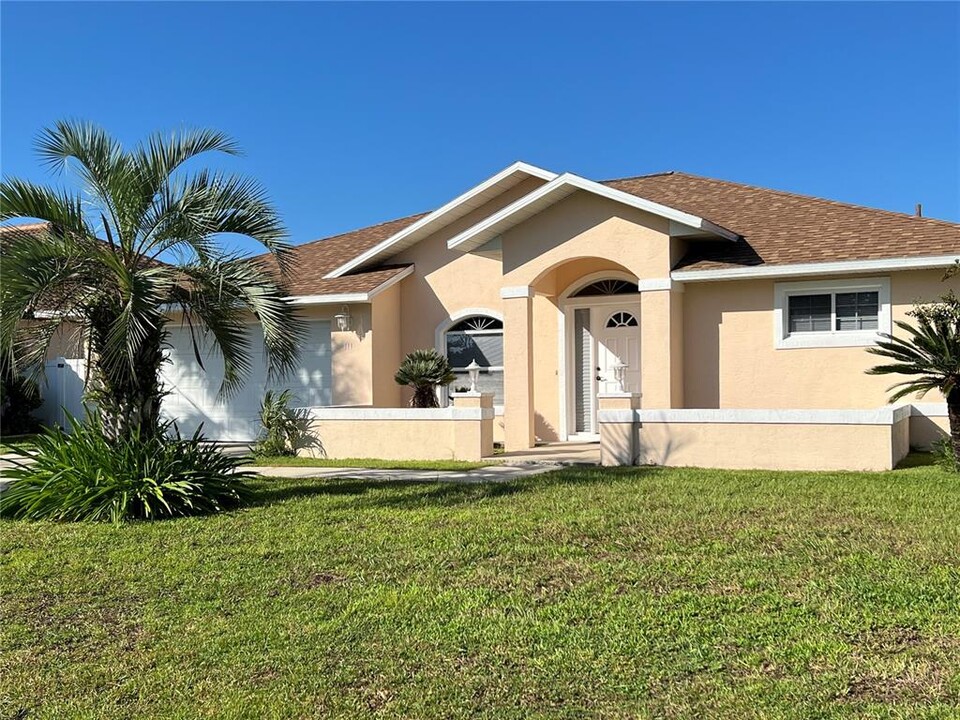 111 Colechester Ln in Palm Coast, FL - Building Photo