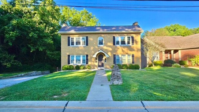 property at 51 Morris Pl