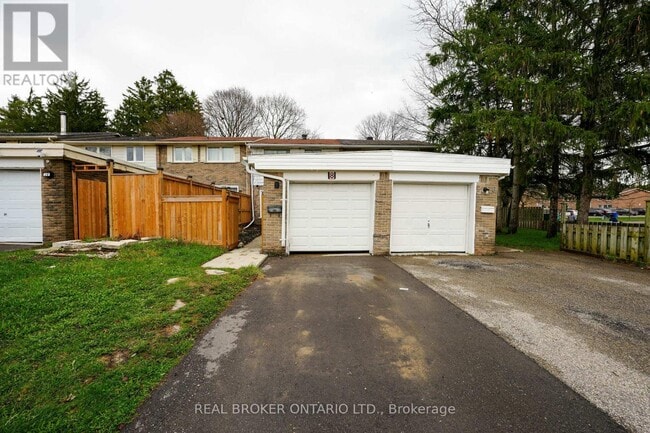 property at 8 Ralgreen Crescent