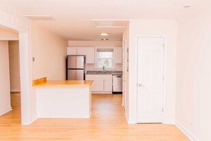 103 Cresap Rd in Charlottesville, VA - Building Photo