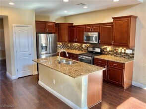 5787 Mesa Mountain Dr in Las Vegas, NV - Building Photo - Building Photo