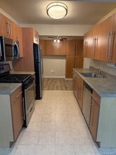 94 New Holland Village in Nanuet, NY - Foto de edificio - Building Photo