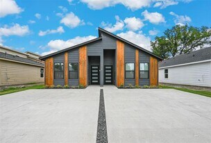 3018 Henry St in Greenville, TX - Building Photo