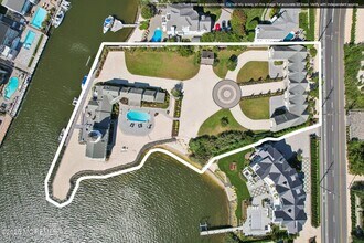125 NJ-35 in Mantoloking, NJ - Building Photo - Building Photo