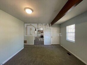 617 Maplewood Dr in Bonaire, GA - Building Photo - Building Photo