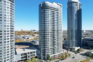 151 Village Green Sq in Toronto, ON - Building Photo