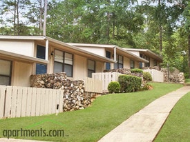 Indian Ridge in Tallahassee, FL - Building Photo