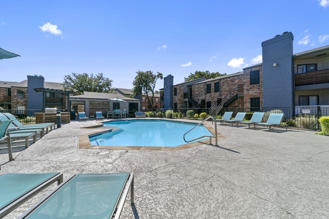 Creekside on the Green in Garland, TX - Foto de edificio