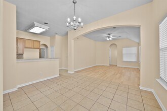 12119 Lakewood Villa Dr in Tomball, TX - Building Photo - Building Photo