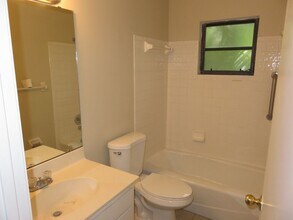 3019 Spirea St in Sarasota, FL - Building Photo - Building Photo