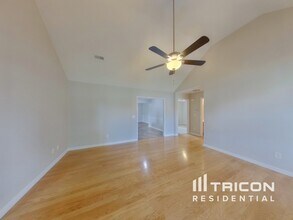 2108 Montgomery Ln in La Vergne, TN - Building Photo - Building Photo