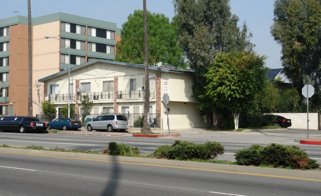 15163 Sherman Way in Van Nuys, CA - Building Photo - Building Photo