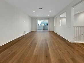 607 Shadowbrook in Lake Forest, CA - Building Photo - Building Photo