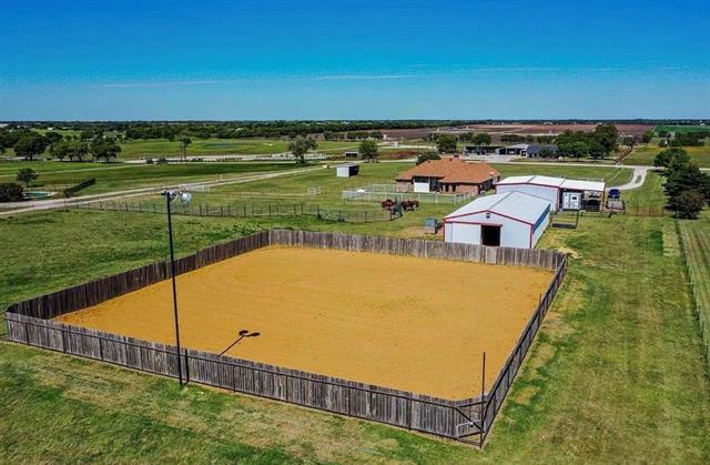 10899 Jackson Rd in Krum, TX - Building Photo - Building Photo