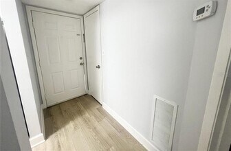 8758 Mallard Reserve Dr in Tampa, FL - Building Photo - Building Photo
