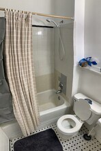 72 Revere St, Unit 4F in Boston, MA - Building Photo - Building Photo