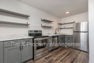 1147 E Elm St in Springfield, MO - Building Photo - Building Photo