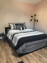 283 McCreery Ave, Unit Studio in San Jose, CA - Foto de edificio - Building Photo